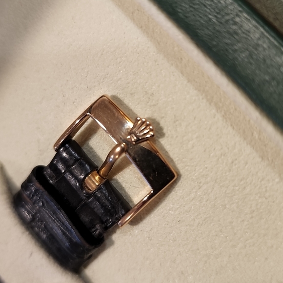 Rolex Cellini 18k Rose Gold Men's Watch 5330 - Picture 4 of 10